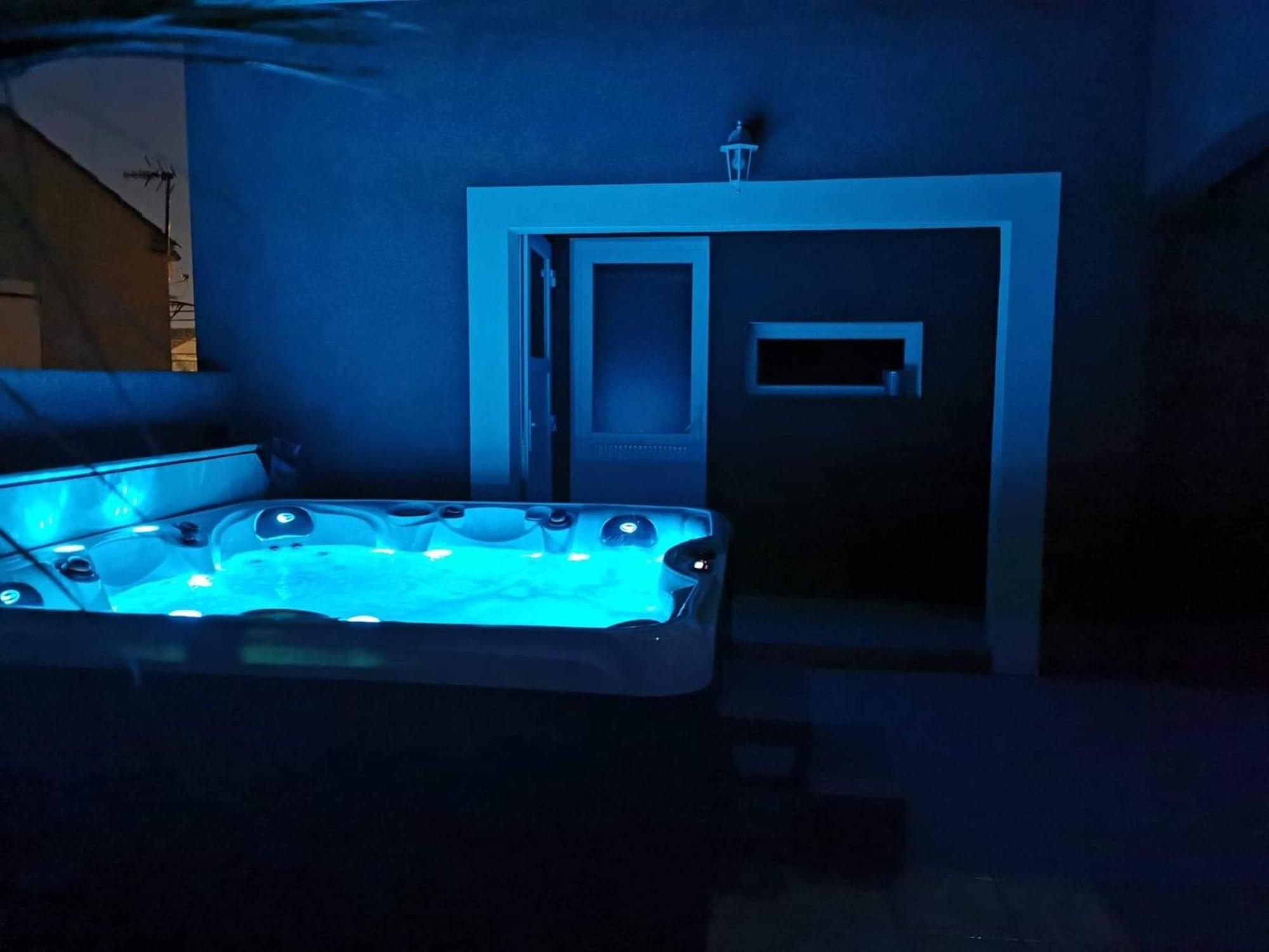 Villa Elegante A Carcassonne Avec Jardin Et Jacuzzi Luaran gambar