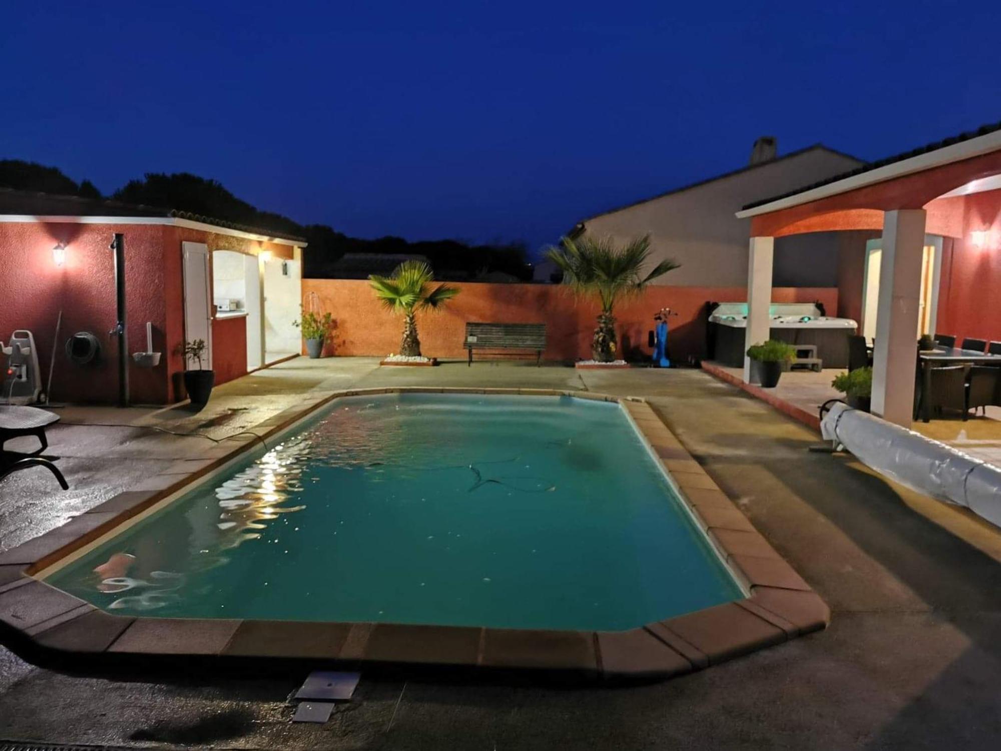 Villa Elegante A Carcassonne Avec Jardin Et Jacuzzi Luaran gambar