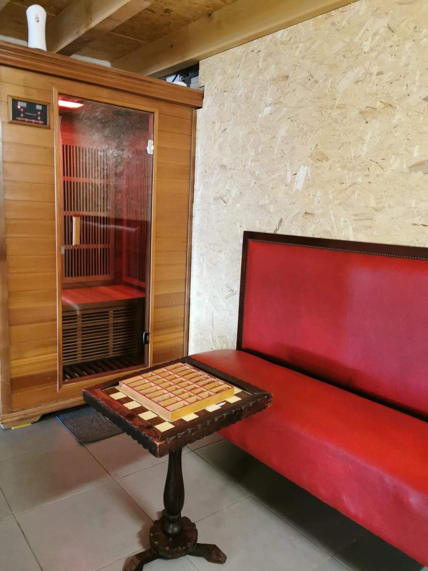 Villa Elegante A Carcassonne Avec Jardin Et Jacuzzi Luaran gambar
