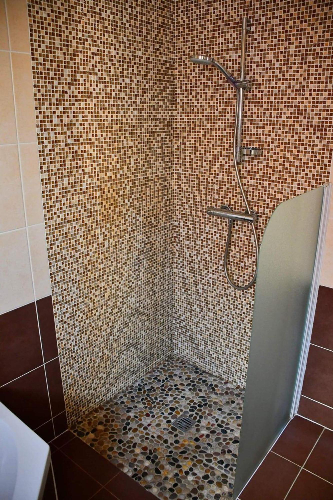 Villa Elegante A Carcassonne Avec Jardin Et Jacuzzi Luaran gambar