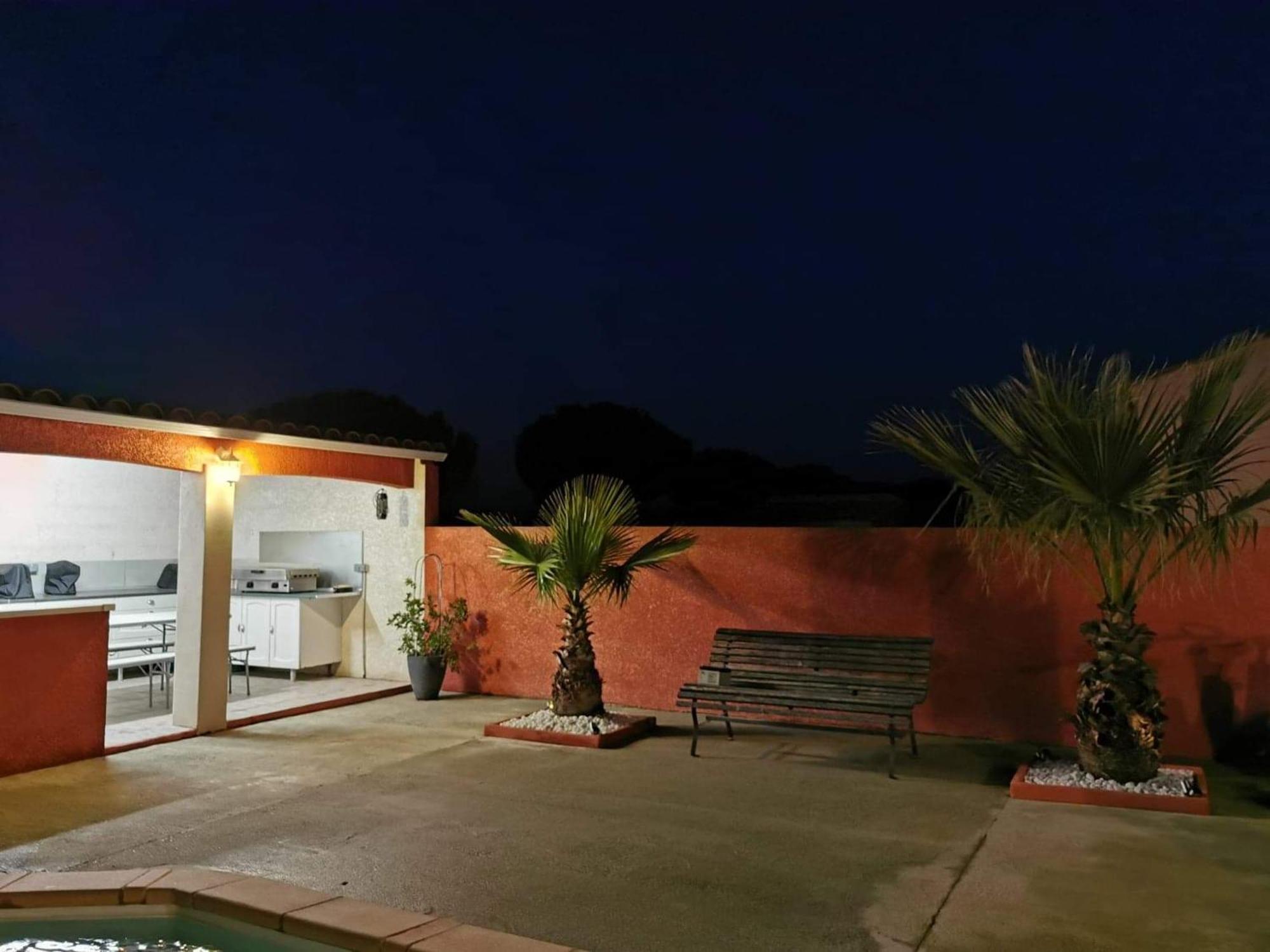 Villa Elegante A Carcassonne Avec Jardin Et Jacuzzi Luaran gambar