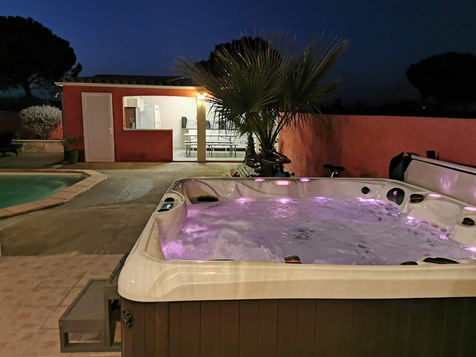 Villa Elegante A Carcassonne Avec Jardin Et Jacuzzi Luaran gambar