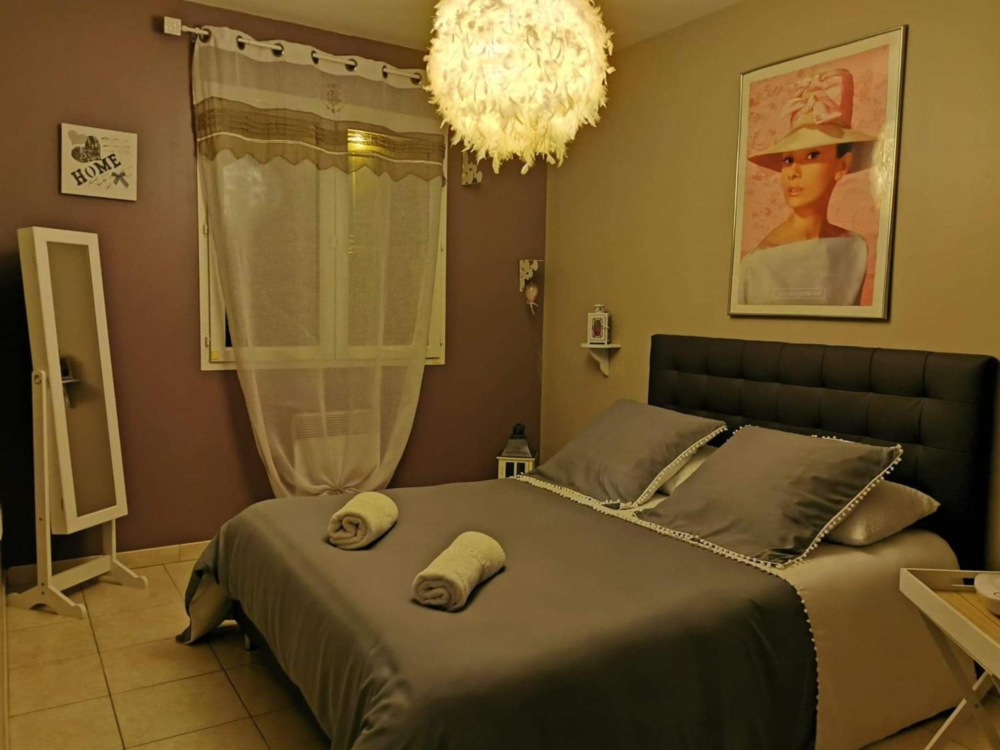 Villa Elegante A Carcassonne Avec Jardin Et Jacuzzi Luaran gambar