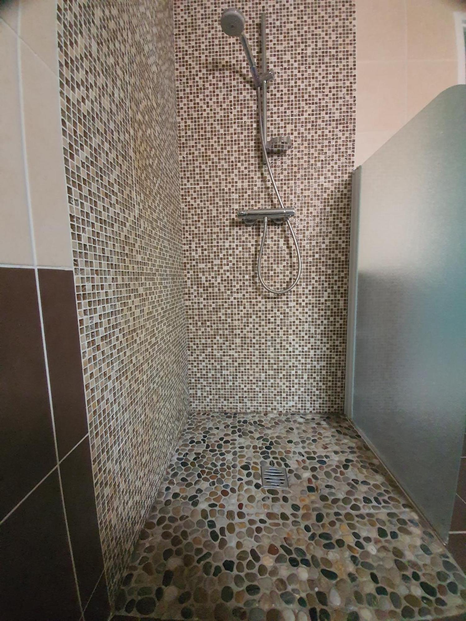 Villa Elegante A Carcassonne Avec Jardin Et Jacuzzi Luaran gambar
